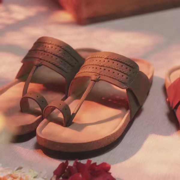 Frido Puneri Chappal - Men